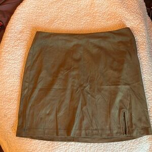 Forever21 brand new with tags, high wasted mini skirt, suede like materiel